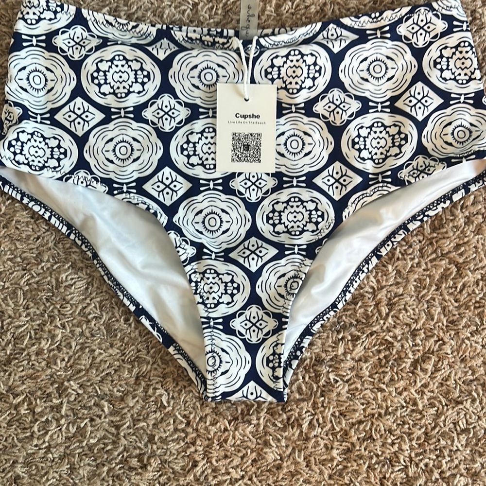NWT Cupshe blue and white bathing suit bottoms